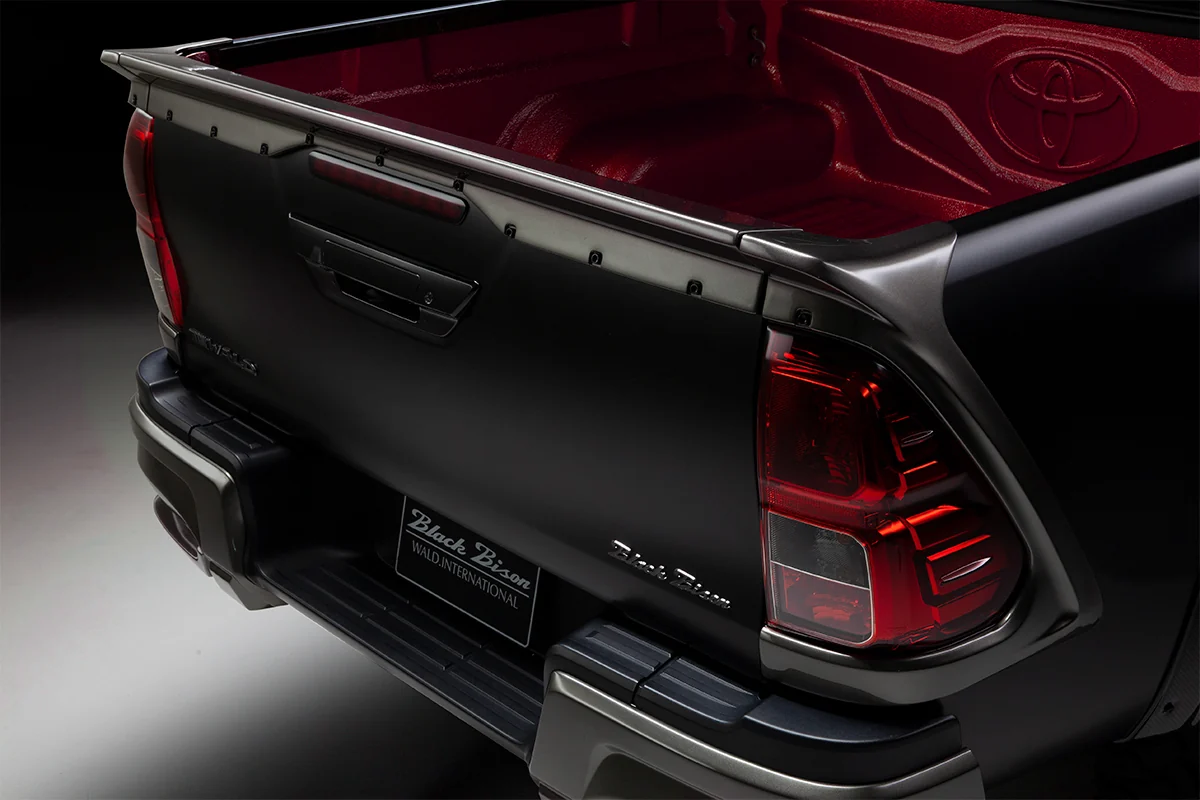 ชุดแต่ง TOYOTA HILUX WALD Japan สปอร์ตไลน์ แบล็กไบซัน เอดิชัน HALF TYPE ภาพ 12