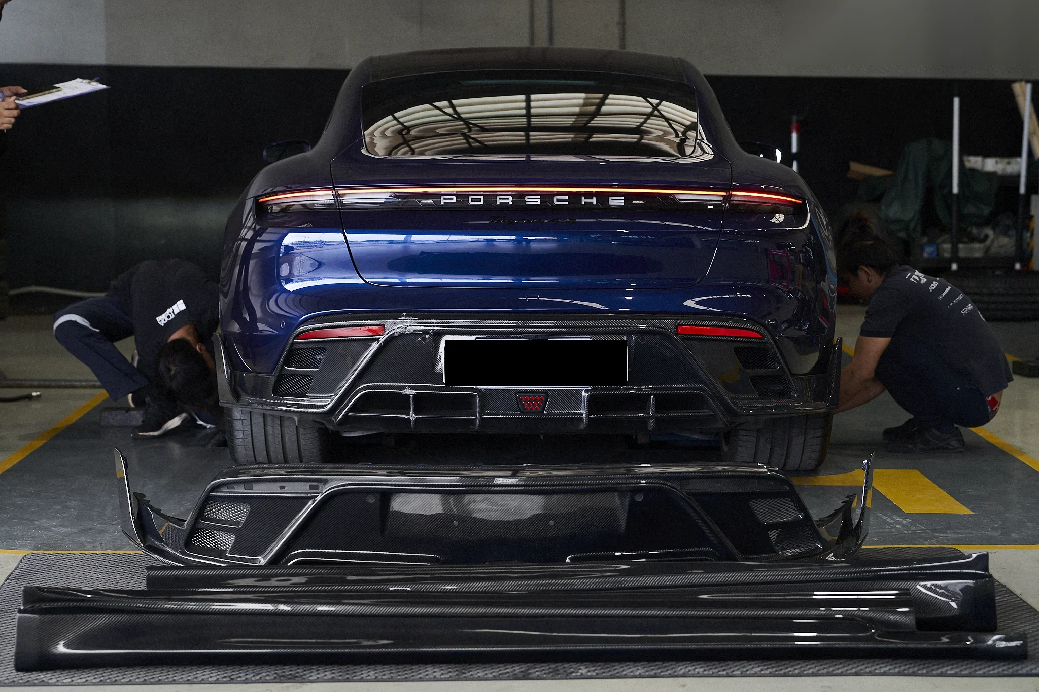 ชุดแต่ง PORSCHE Taycan Porsche Taycan x CMST คาร์บอน Fiber Full ชุดแต่งรอบคัน Prodrive Shop ภาพ 12