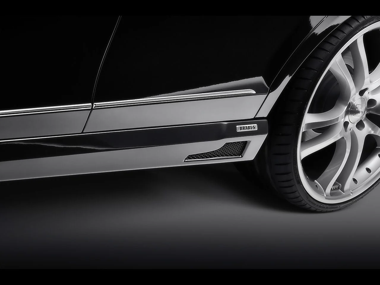 รูปชุดแต่ง ชุดแต่ง Mercedes-Benz C Class W204 2010 2014 Brabus W204 เก่า 4 ประตู ภาพที่ 3
