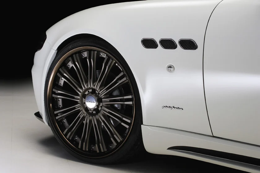 ชุดแต่ง MASERATI QUATTROPORTE WALD Japan สปอร์ตไลน์ แบล็กไบซัน เอดิชัน ภาพ 5
