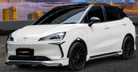 ชุดแต่ง NETA V 2022 – NETA PLUS V ภาพรถเต็มคันมุมหน้าจากต้นทาง S-Sporty