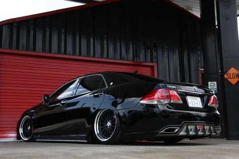 กันชนท้าย JOB DESIGN PHANTOM สำหรับ TOYOTA CROWN GRS200 ภาพสินค้าที่เลือก