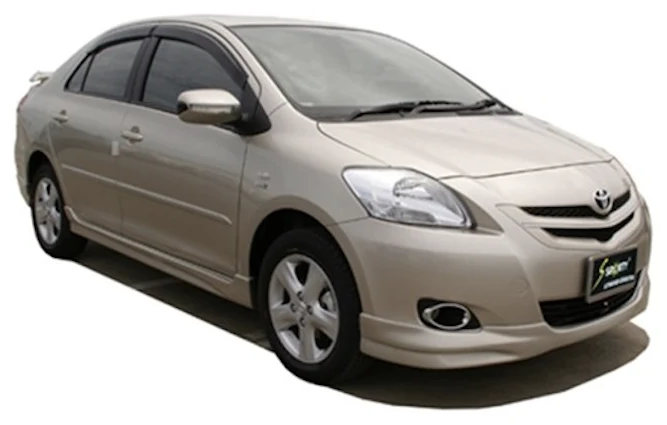 ชุดแต่ง VIOS 2010 – ACC ภาพรถเต็มคันมุมหน้าจากต้นทาง S-Sporty