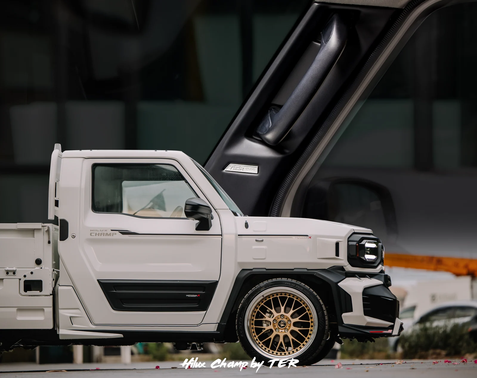 รูปชุดแต่ง ชุดแต่ง Toyota Hilux Champ 2024 Vazooma X ภาพที่ 3