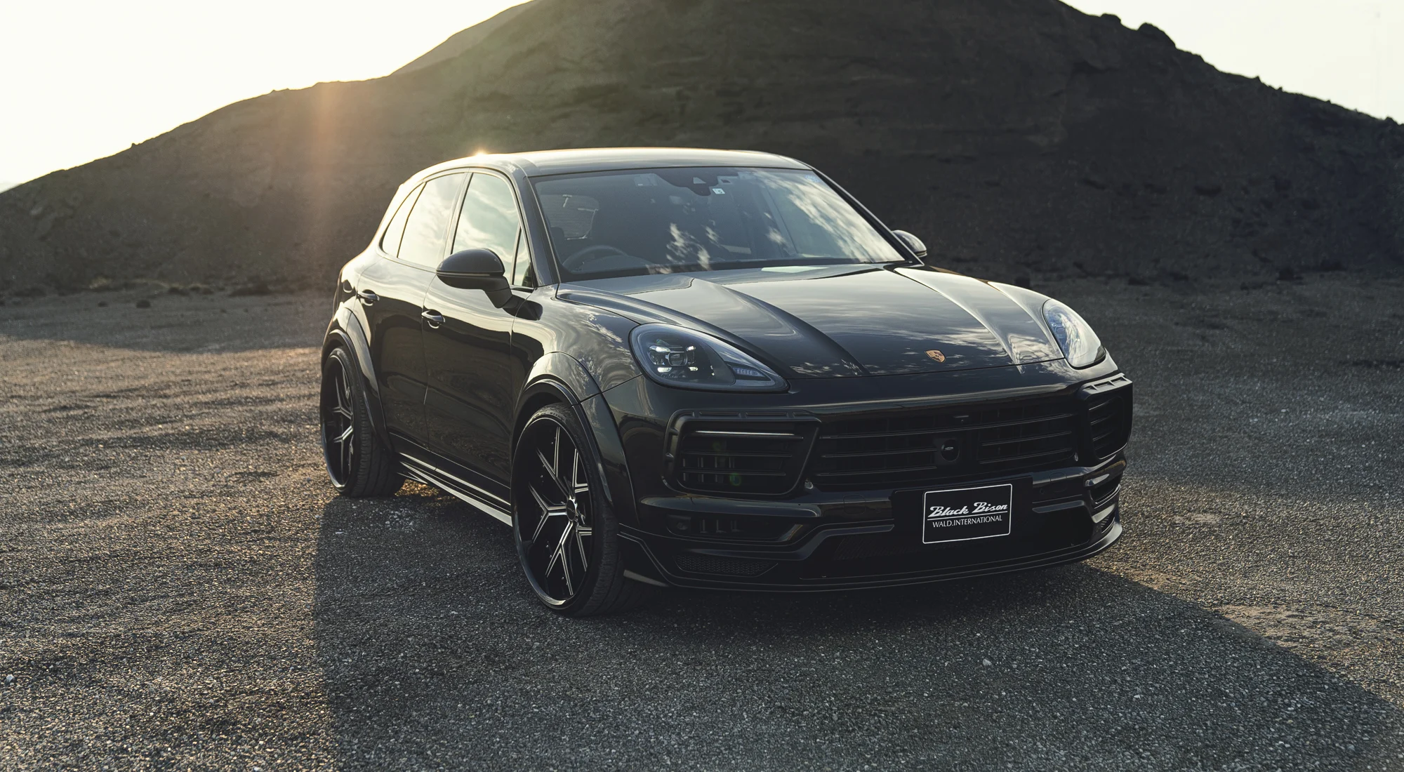 ชุดแต่ง PORSCHE CAYENNE WALD Japan สปอร์ตไลน์ แบล็กไบซัน เอดิชัน ภาพ 12