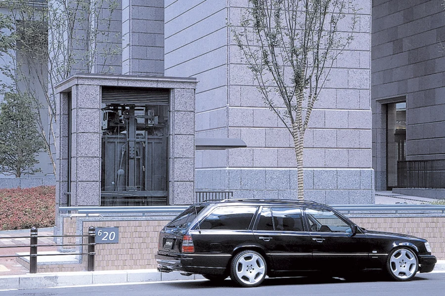 รูปชุดแต่ง ชุดแต่ง Mercedes-Benz E Class W124 WALD Wargon ภาพที่ 3