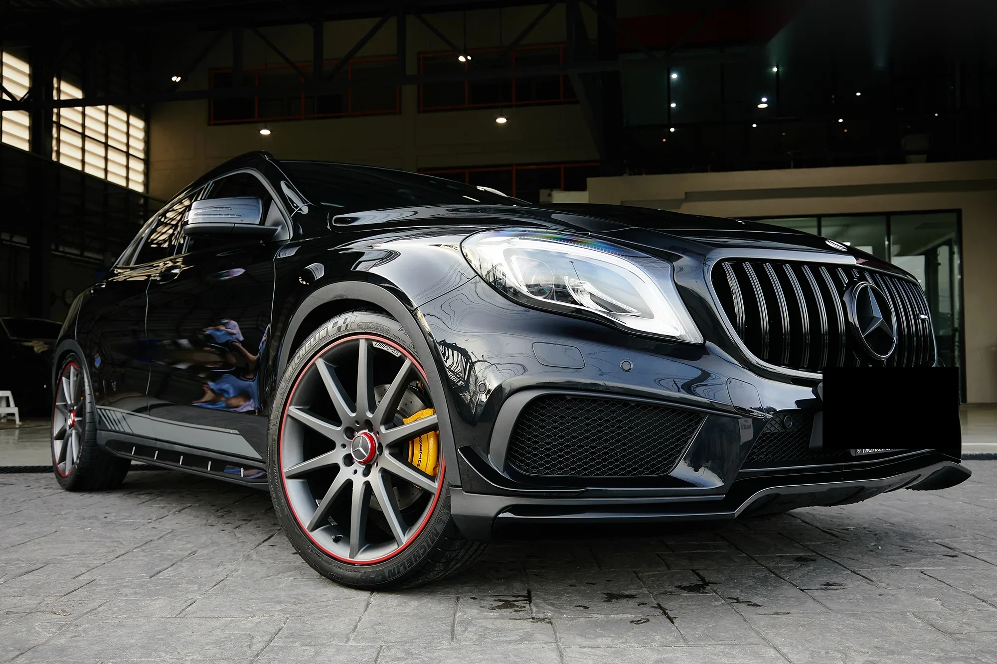 ชุดแต่ง MERCEDES BENZ GLA Mercedes-Benz GLA ติดตั้งชุดแต่ง GLA45 AMG Prodrive Shop ภาพ 2