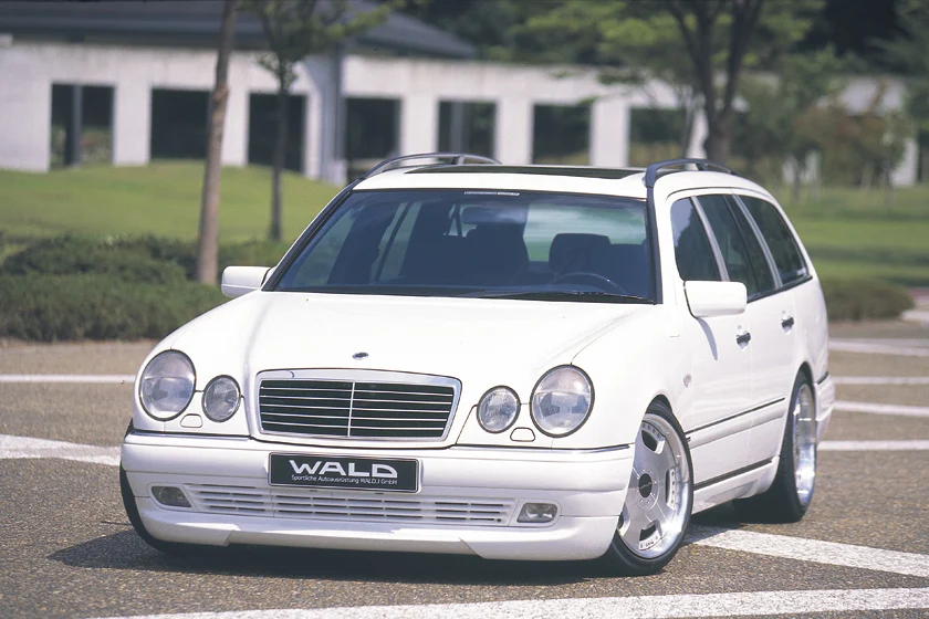 ชุดแต่ง MERCEDES-BENZ E-CLASS WAGON WALD Japan เอ็กเซ็กคิวทีฟไลน์ ภาพ 1