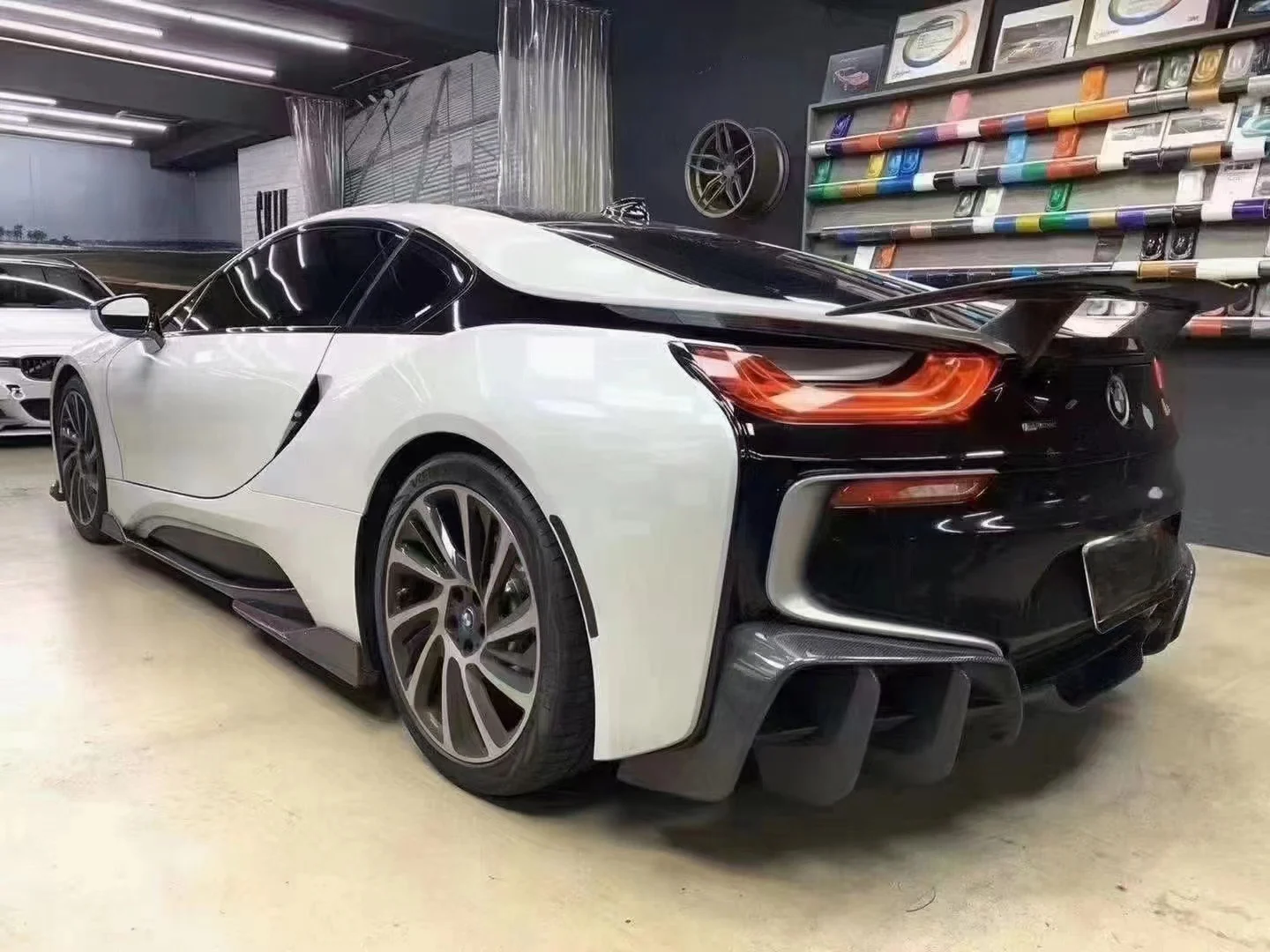 รูปชุดแต่ง ชุดแต่ง BMW i8 Carbon01 ภาพที่ 2