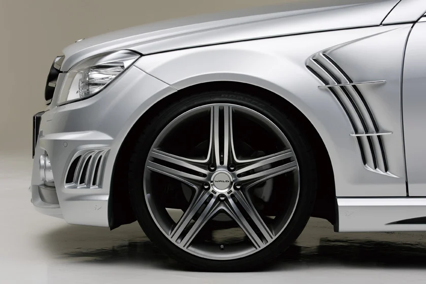 ชุดแต่ง MERCEDES-BENZ C-CLASS WALD Japan สปอร์ตไลน์ แบล็กไบซัน เอดิชัน ภาพ 4