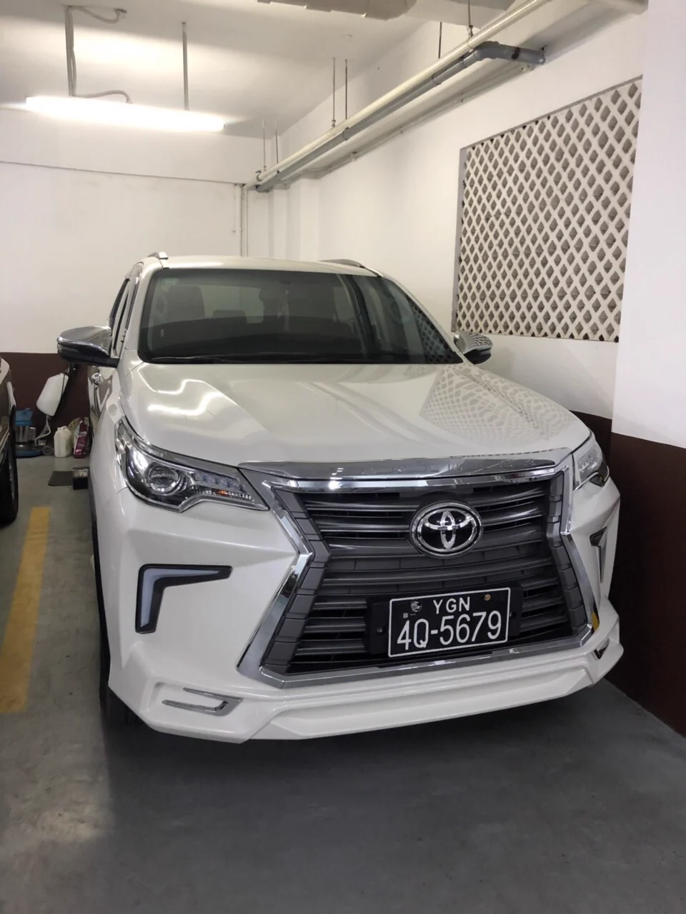 รูปชุดแต่ง ชุดแต่ง Toyota Fortuner 2015 2019 V.2 HK ภาพที่ 8