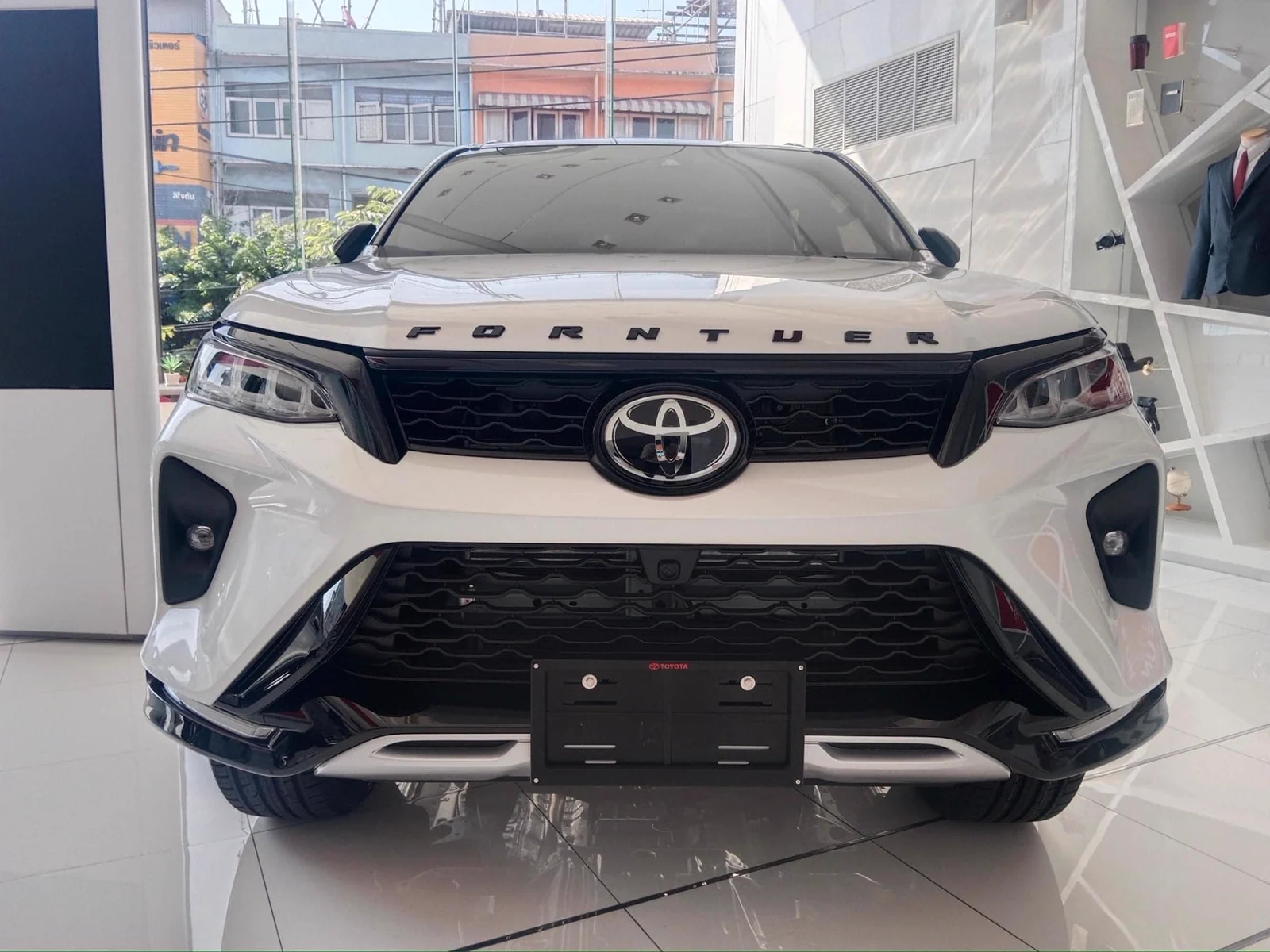 รูปชุดแต่ง ชุดแต่ง Toyota Fortuner 2015 2019 เปลี่ยนเป็น Legender ภาพที่ 20