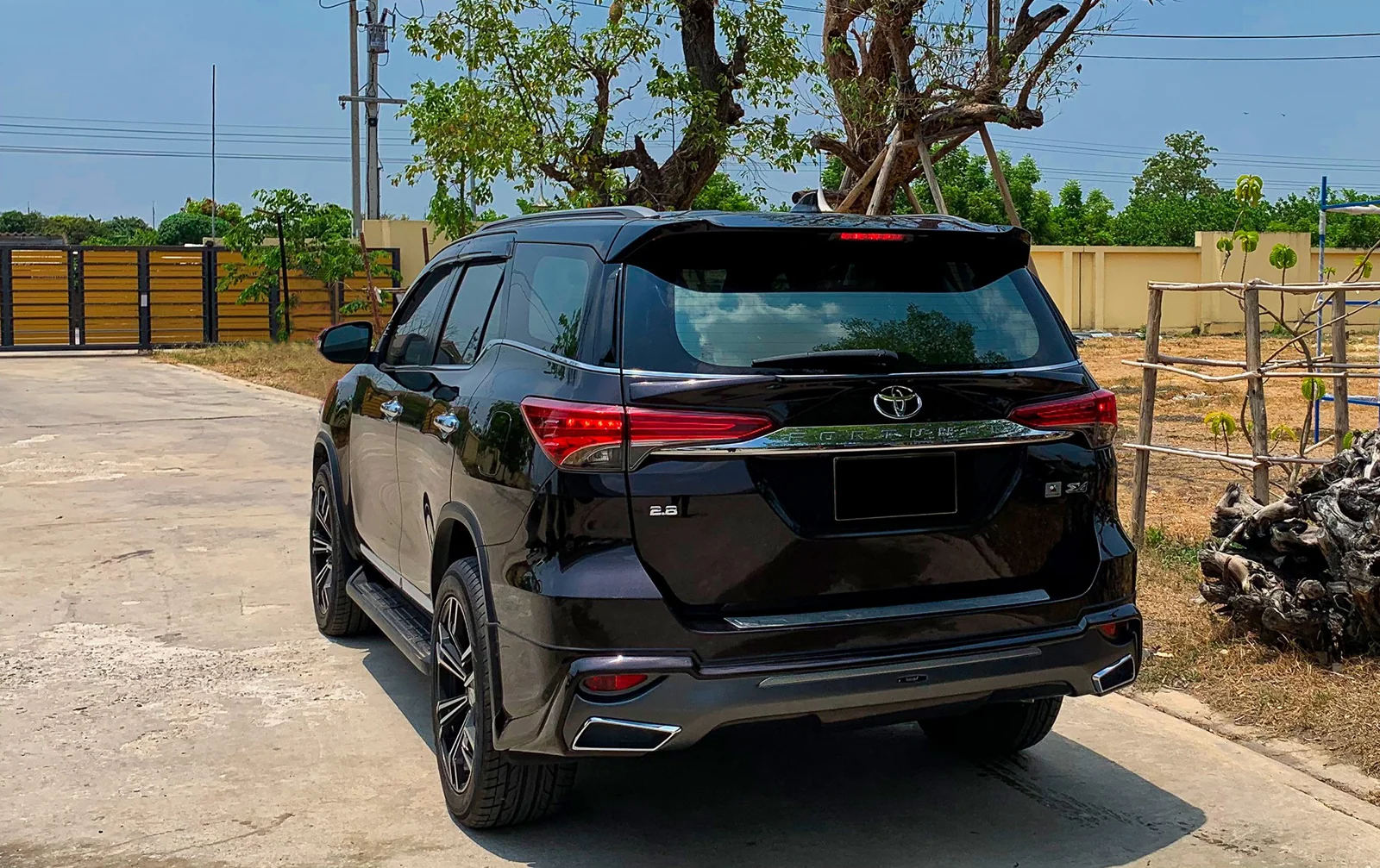 ชุดแต่ง Toyota Fortuner 2015 2019 AMT V1 กันชนธรรมดา