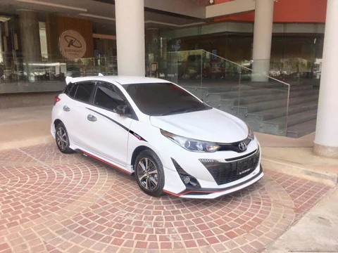 ชุดแต่ง Toyota Yaris Ativ 17 19 Faustino 5 Door – ภาพที่ 16