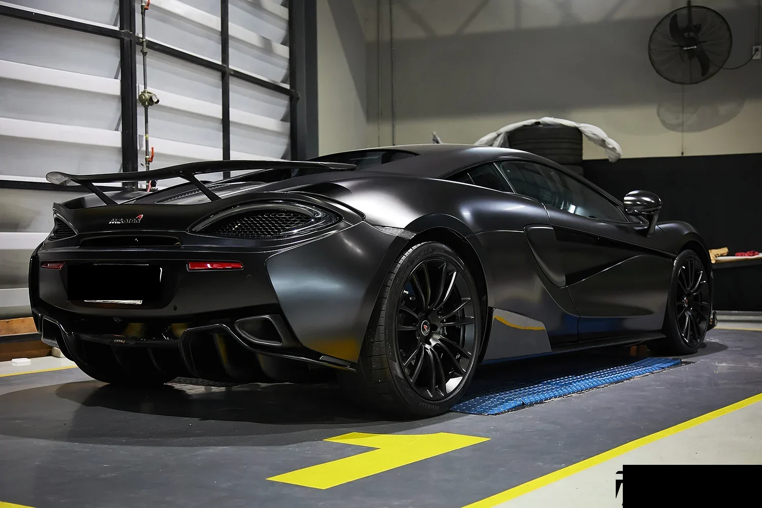 ชุดแต่ง McLaren 570S McLaren 570S Prodrive Shop ภาพ 16