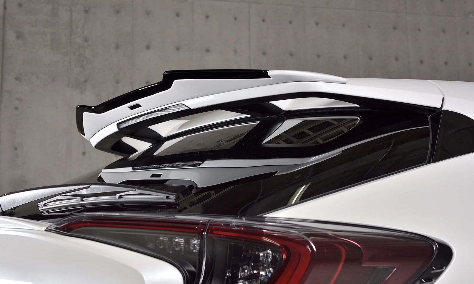 ชุดแต่ง TOYOTA C-HR MODEL ZYX10/NGX10/NGX50 2016.12~2019.09 Rowen Japan ภาพ 28
