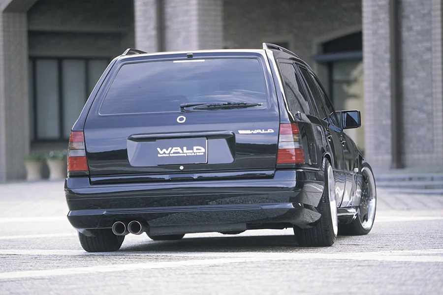 รูปชุดแต่ง ชุดแต่ง Mercedes-Benz E Class W124 WALD Wargon ภาพที่ 6