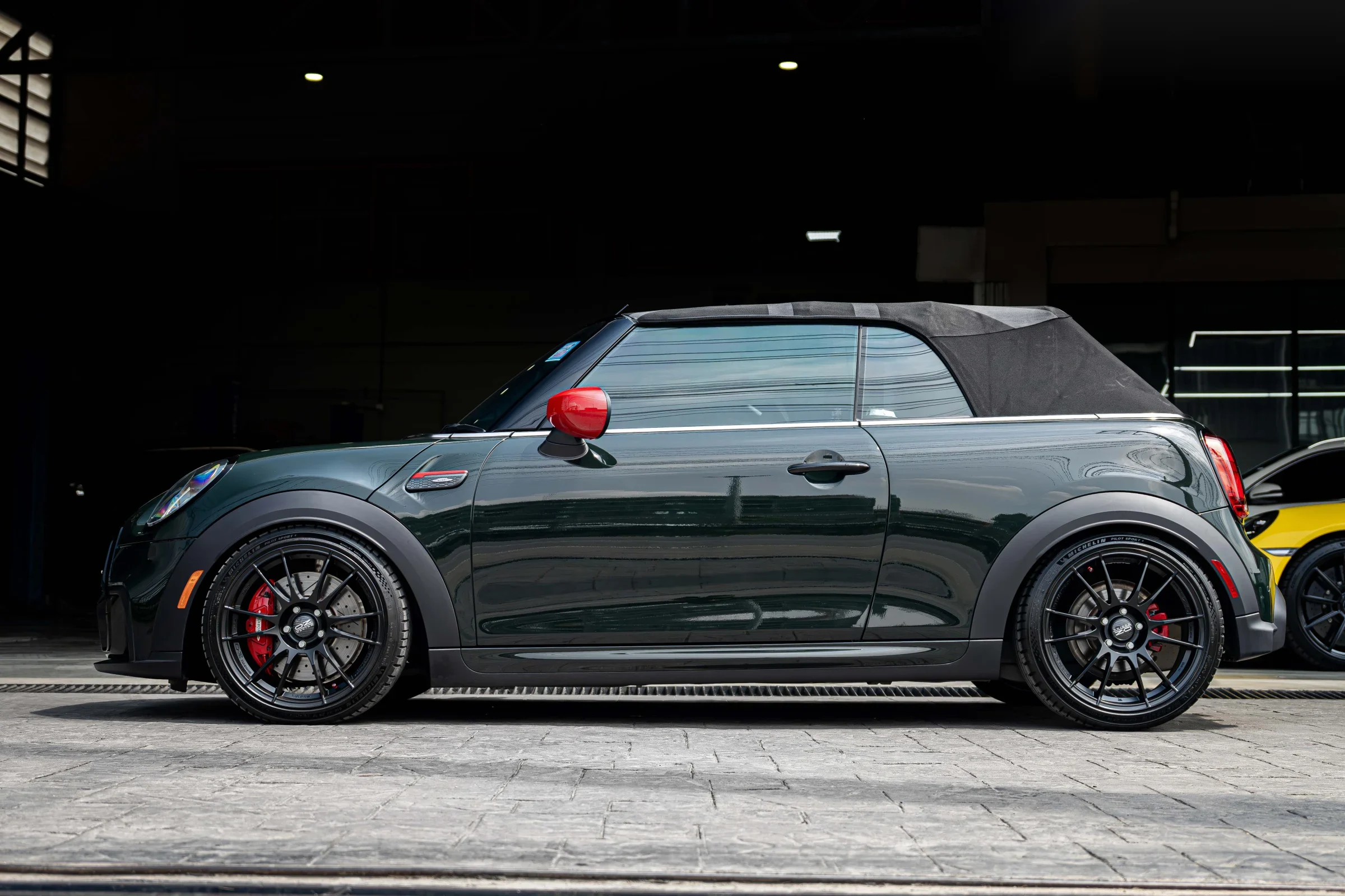 ชุดแต่ง MINI CONVERTIBLE Mini Cooper JCW F57 x Original Mini US. Spec Fenders Prodrive Shop ภาพ 6