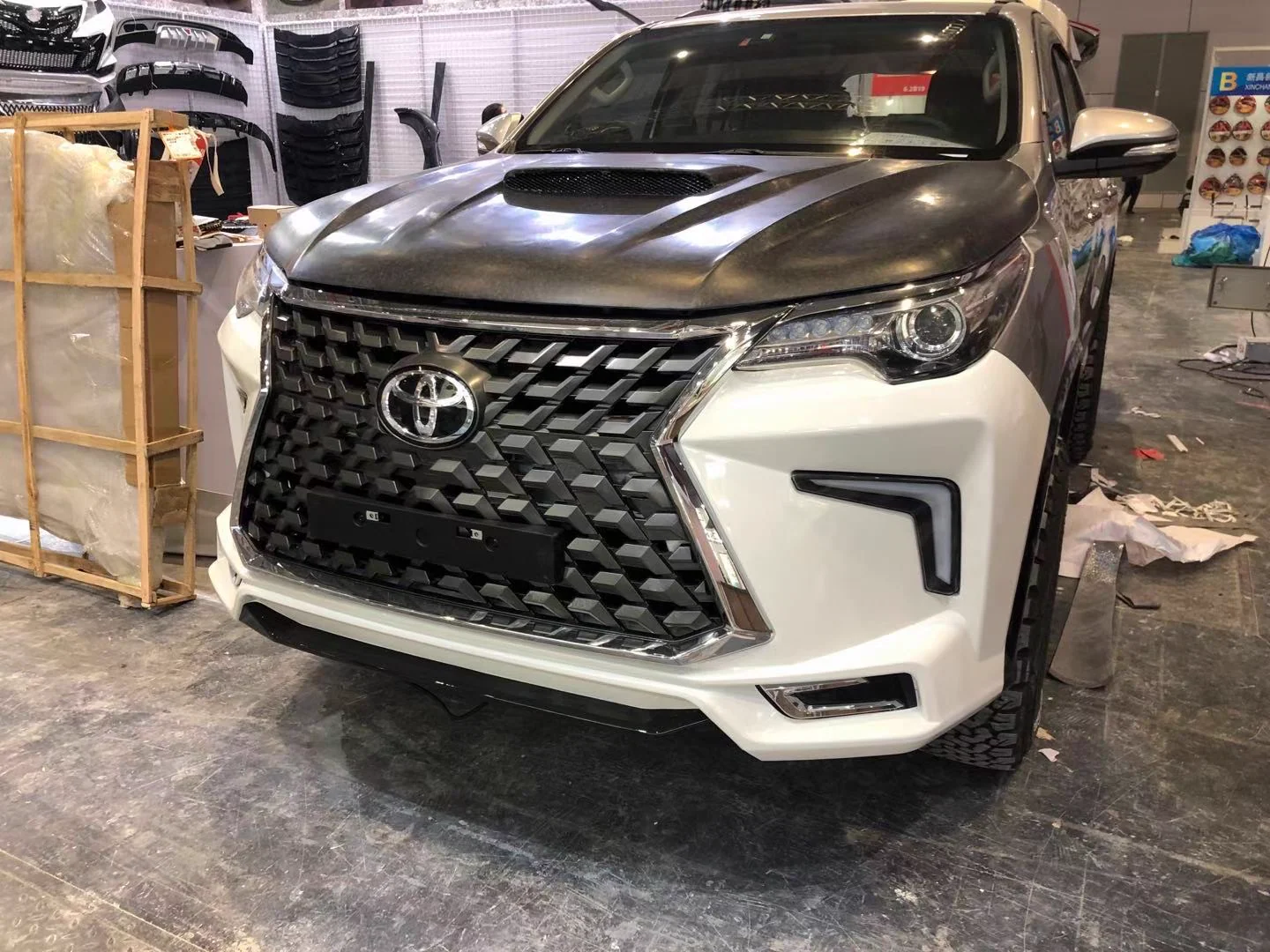 รูปชุดแต่ง ชุดแต่ง Toyota Fortuner 2015 2019 V.6 HK ภาพที่ 2