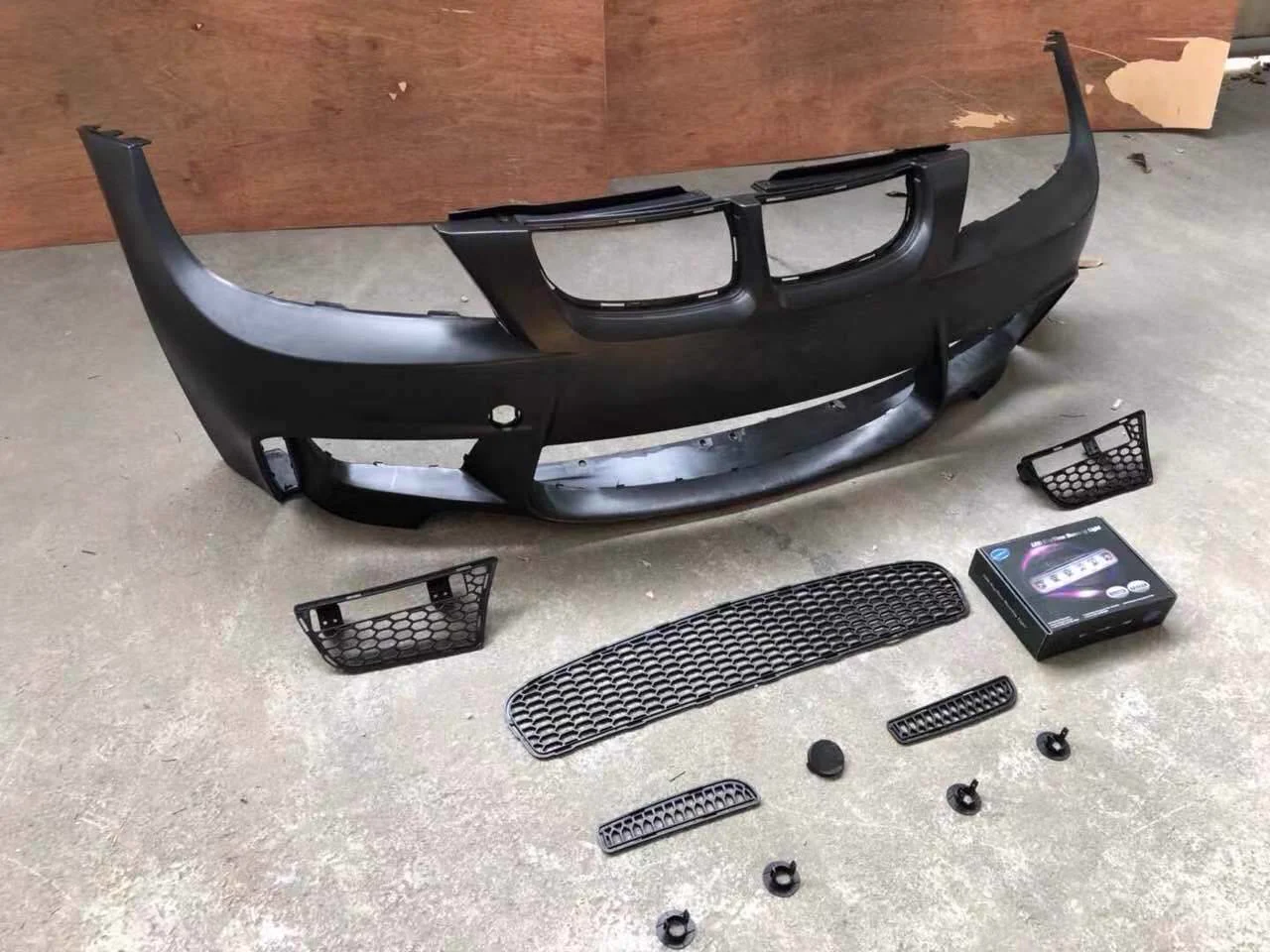 รูปชุดแต่ง ชุดแต่ง BMW Series3 E90 2005 2010 E90 Lci 1M ภาพที่ 4