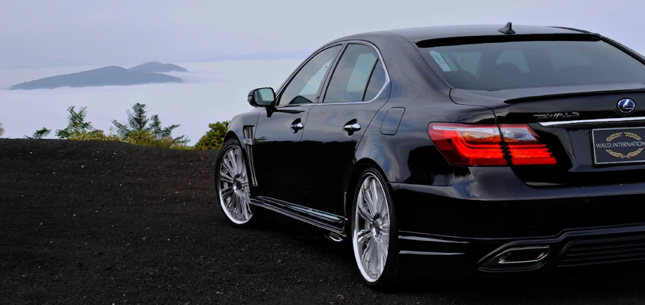 ชุดแต่ง LEXUS LS600h/hL WALD Japan เอ็กเซ็กคิวทีฟไลน์ ภาพ 17