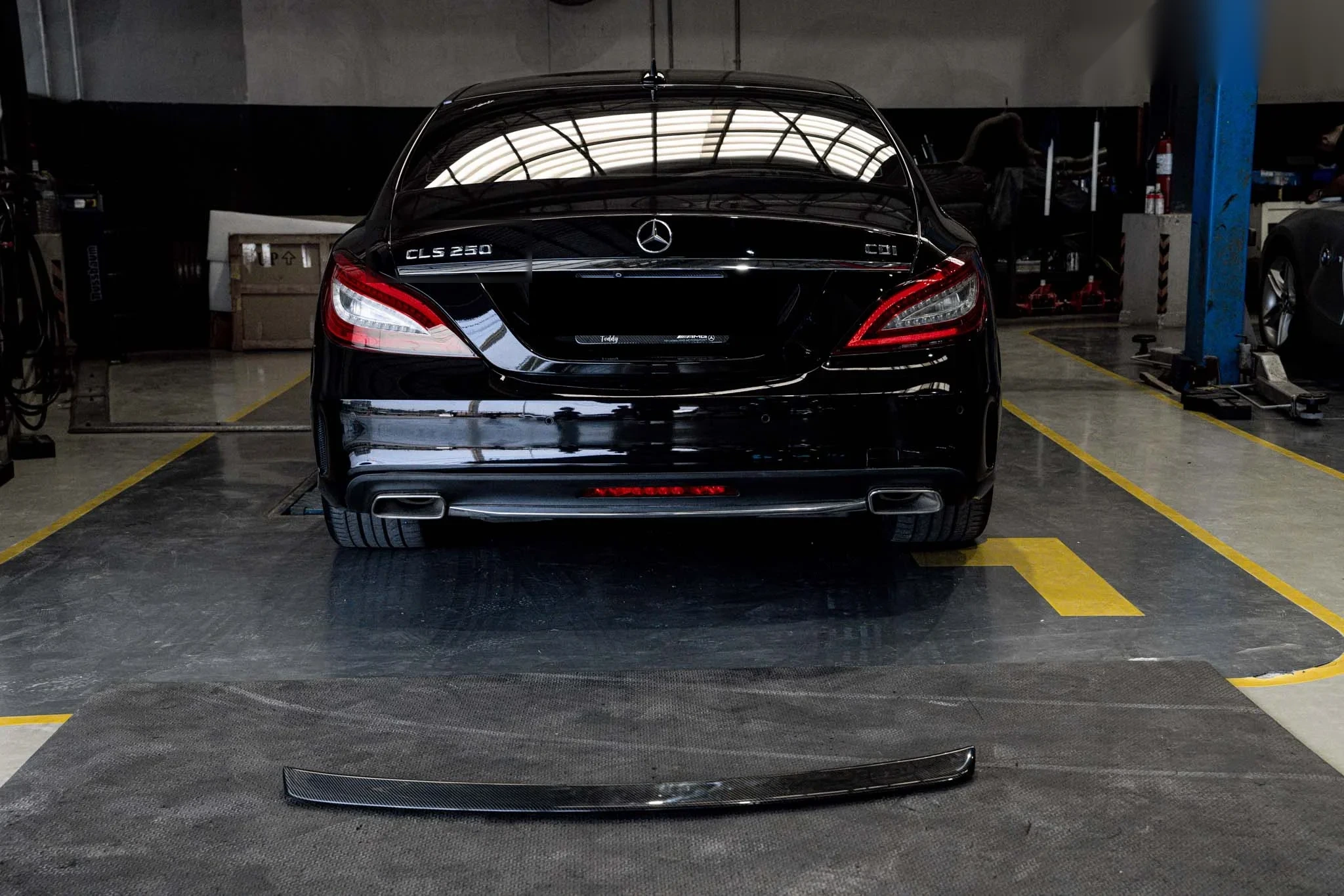 ชุดแต่ง MERCEDES BENZ W218 Mercedes-Benz CLS250d W218 x Ducktail สปอยเลอร์ Prodrive Shop ภาพ 2