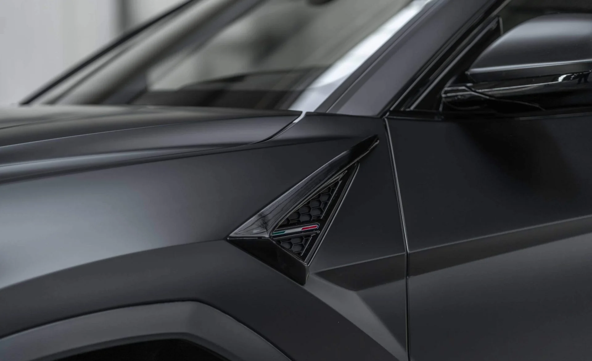 กรอบช่องดักลมด้านข้าง Prior Design PD700 Side Frames for Fender Air Intakes for Lamborghini Urus ภาพสินค้าที่เลือก