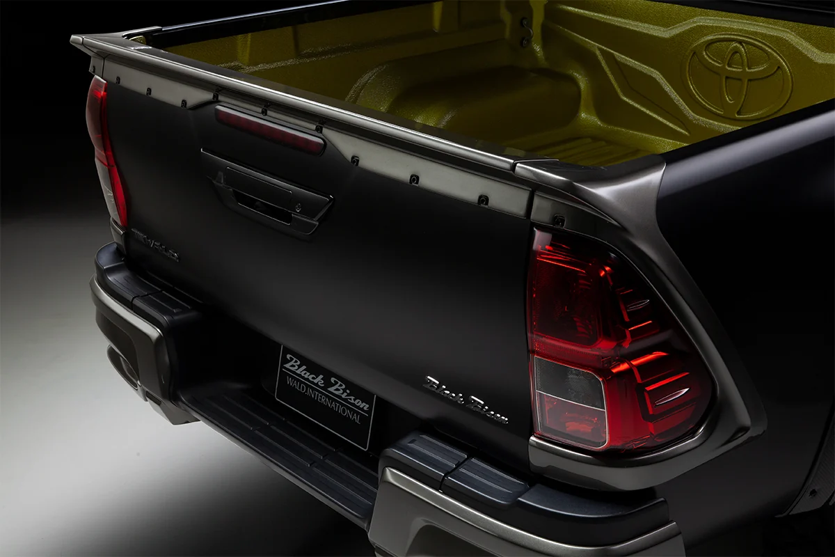 ชุดแต่ง TOYOTA HILUX WALD Japan สปอร์ตไลน์ แบล็กไบซัน เอดิชัน ภาพ 12