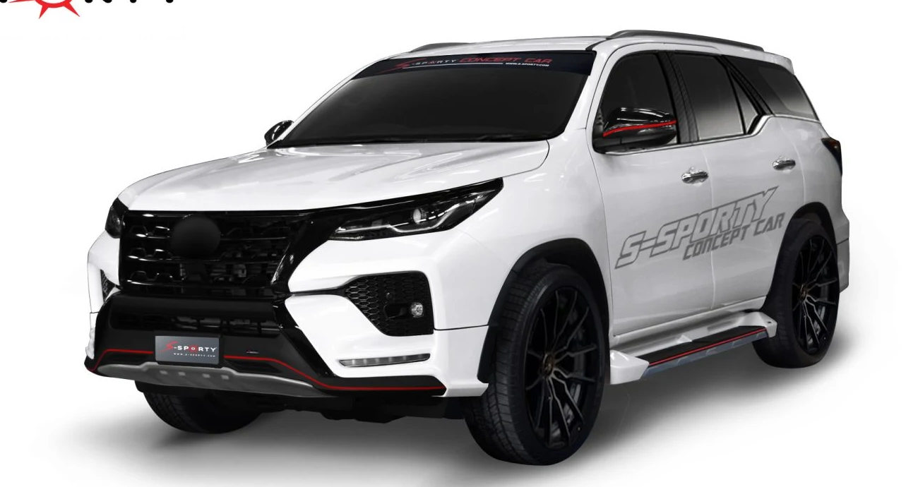 ชุดแต่ง FORTUNER 2021 – SPORT 1 ภาพรถเต็มคันมุมหน้าจากต้นทาง S-Sporty