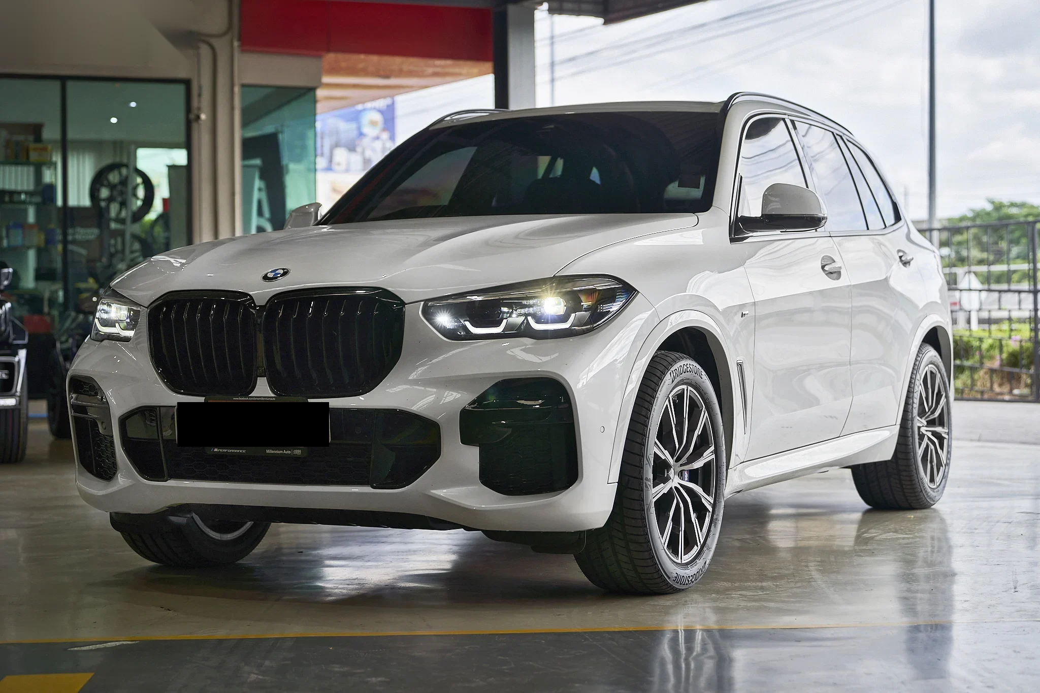 ชุดแต่ง BMW X5 G05 BMW X5 x Original X5M สปอยเลอร์หลังคา + Black Tips Prodrive Shop ภาพ 1