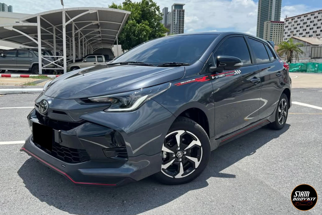 ชุดแต่ง Yaris Hatchback 2023 GS มุมหน้าเฉียงรถเต็มคัน