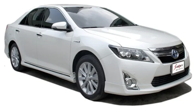 ชุดแต่ง Toyota Camry HB SPORT 1 ภาพรถเต็มคันมุมหน้าจากต้นทาง S-Sporty