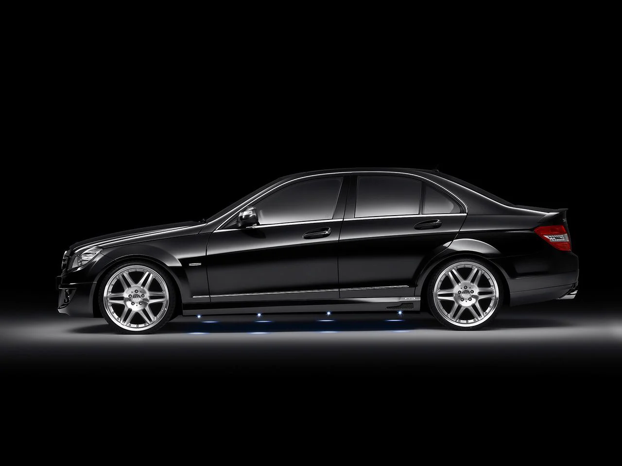 รูปชุดแต่ง ชุดแต่ง Mercedes-Benz C Class W204 2010 2014 Brabus W204 เก่า 4 ประตู ภาพที่ 2