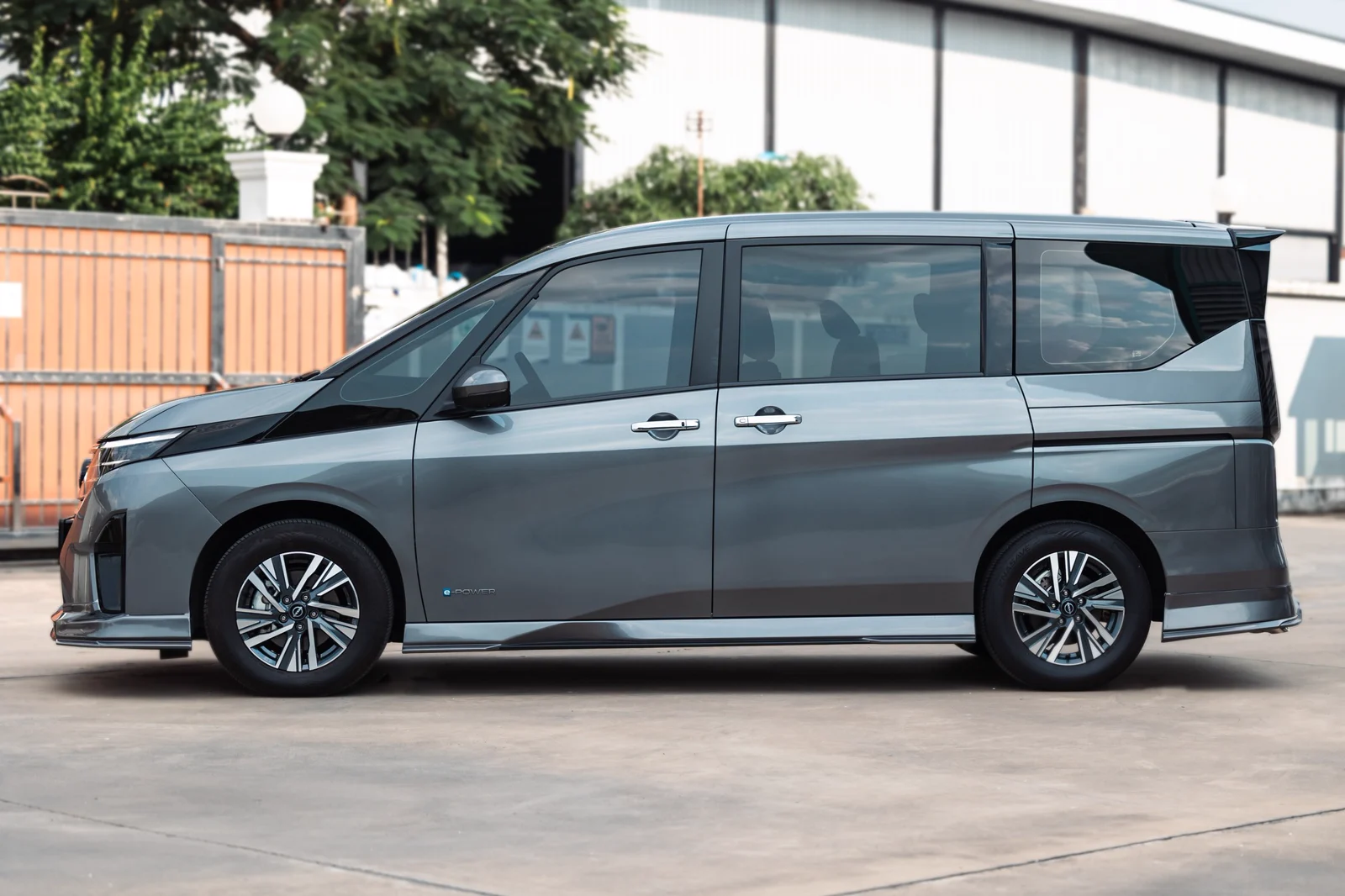 รูปชุดแต่ง ชุดแต่ง Nissan SERENA ภาพที่ 8