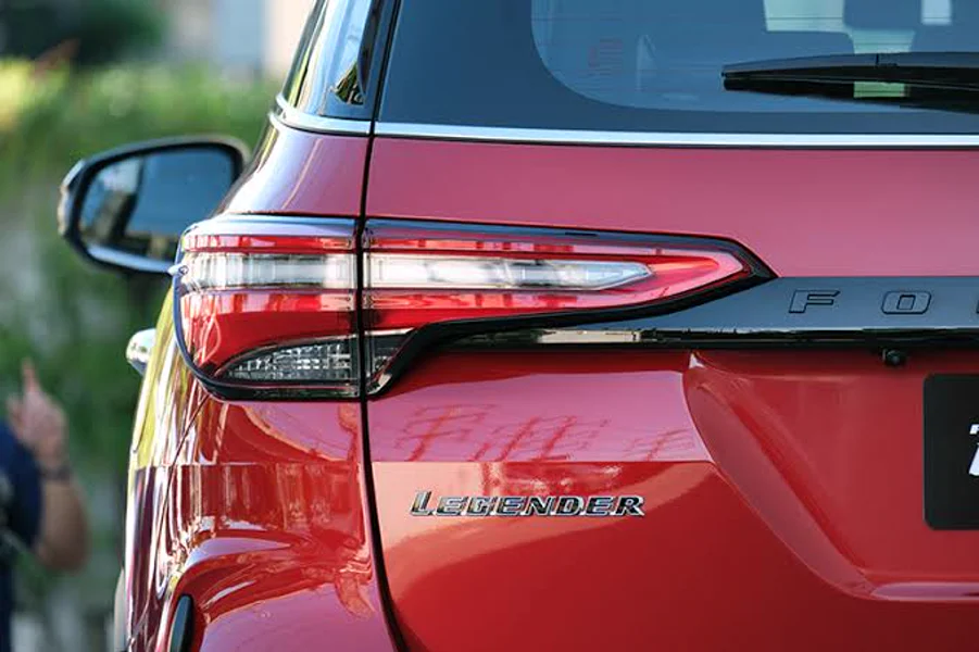รูปชุดแต่ง ชุดแต่ง TOYOTA Fortuner 2015 2019 เปลี่ยนเป็น Legender ภาพที่ 14