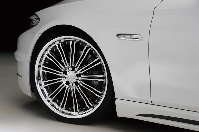 ชุดแต่ง BMW 5 Series WALD Japan สปอร์ตไลน์ แบล็กไบซัน เอดิชัน ภาพ 11