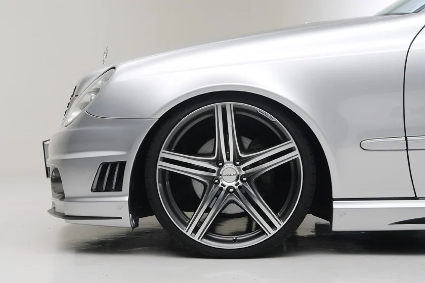 ชุดแต่ง MERCEDES-BENZ E-CLASS WALD Japan สปอร์ตไลน์ แบล็กไบซัน เอดิชัน ภาพ 7