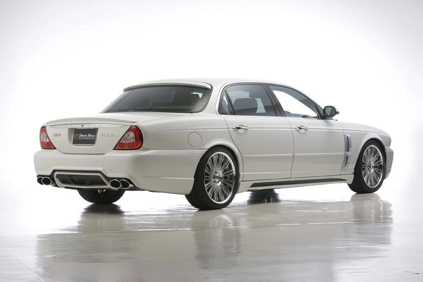 ชุดแต่ง JAGUAR XJ WALD Japan สปอร์ตไลน์ แบล็กไบซัน เอดิชัน ภาพ 2