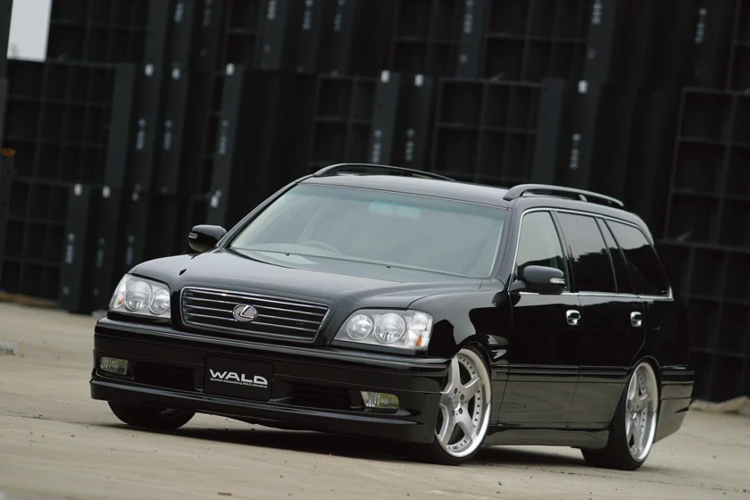 ชุดแต่ง TOYOTA CROWN ESTATE WALD Japan เอ็กเซ็กคิวทีฟไลน์ ภาพ 2