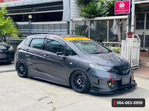 ภาพลิ้นต่อกันชนหน้า Honda Jazz GK หลังติดตั้ง