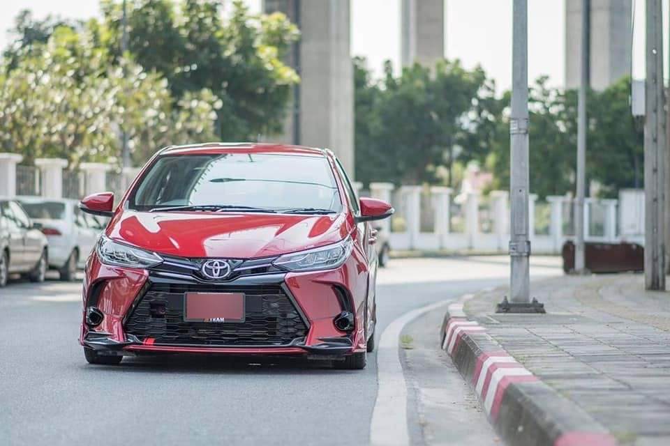 ชุดแต่ง TOYOTA YARIS 2020 RedLine มุมหน้า