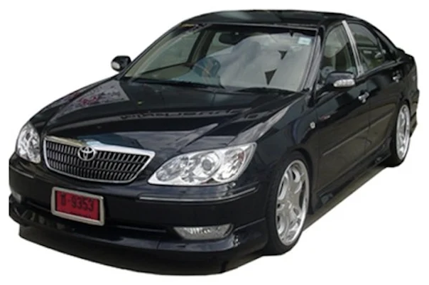 ชุดแต่ง CAMRY 2004 ภาพรถเต็มคันมุมหน้าจากต้นทาง S-Sporty