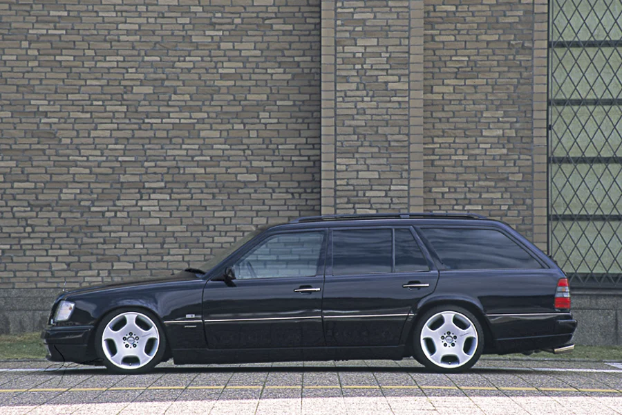 รูปชุดแต่ง ชุดแต่ง Mercedes-Benz E Class W124 WALD Wargon ภาพที่ 1