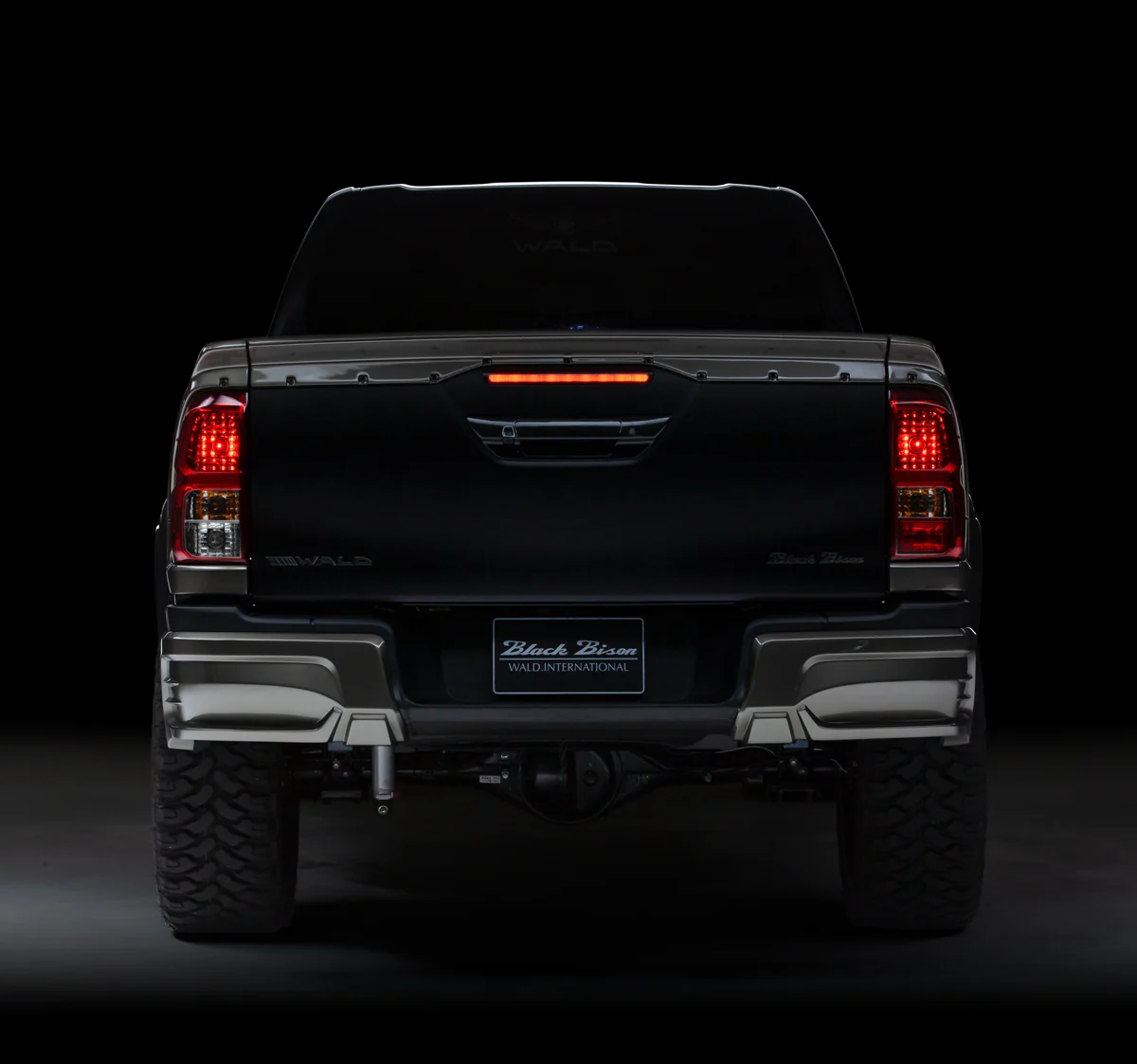 ชุดแต่ง TOYOTA HILUX WALD Japan สปอร์ตไลน์ แบล็กไบซัน เอดิชัน ภาพ 11