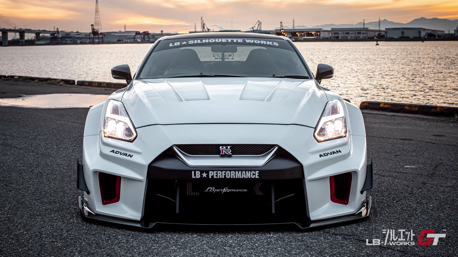 รูปชุดแต่ง ชุดแต่ง Nissan GTR R35 LB Work GT RR ภาพที่ 26