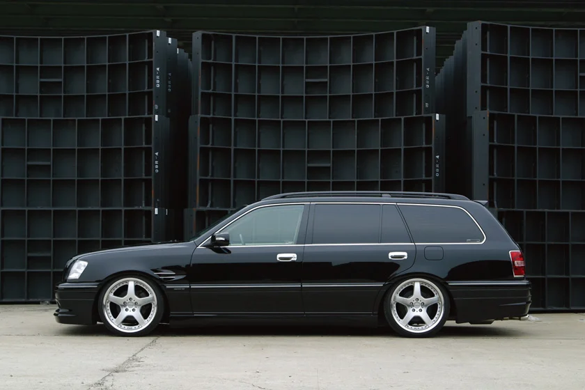 ชุดแต่ง TOYOTA CROWN ESTATE WALD Japan เอ็กเซ็กคิวทีฟไลน์ ภาพ 4