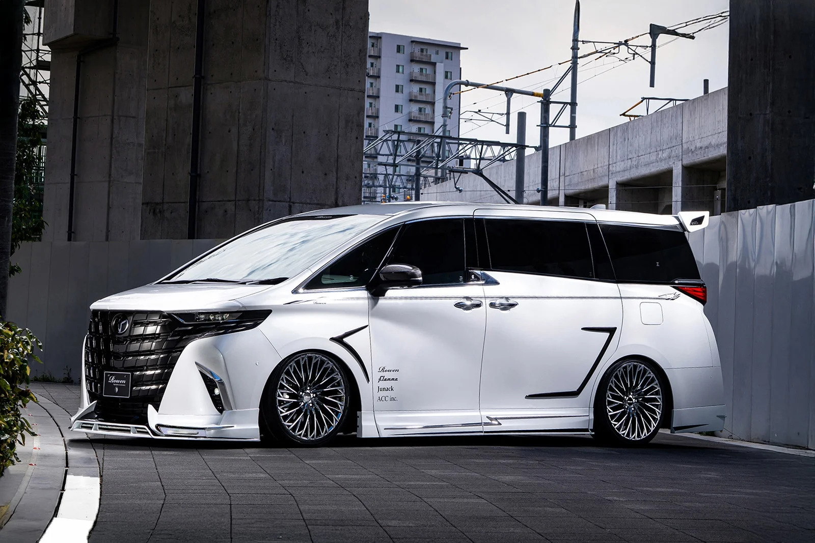 ชุดแต่ง TOYOTA 40ALPHARD Executive Lounge/Z/X AAHH4#W/AGH4#W 2023/6- Rowen Japan ภาพ 5