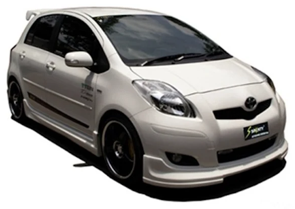 ชุดแต่ง Yaris Hatchback 2009 S ภาพรถเต็มคันมุมหน้าจากต้นทาง S-Sporty