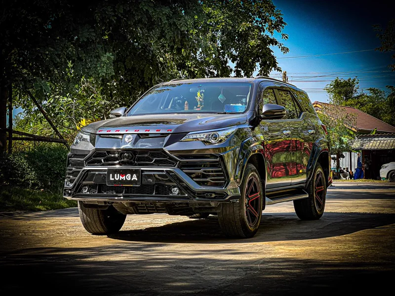 ชุดแต่งสเกิร์ตรอบคัน Toyota Fortuner 2015 - รุ่นปี ปัจจุบัน โดย Lumga (ลัมกา) bodykits - TOYOTA fortuner 2016 ชุดแต่งรถ ภาพ 1
