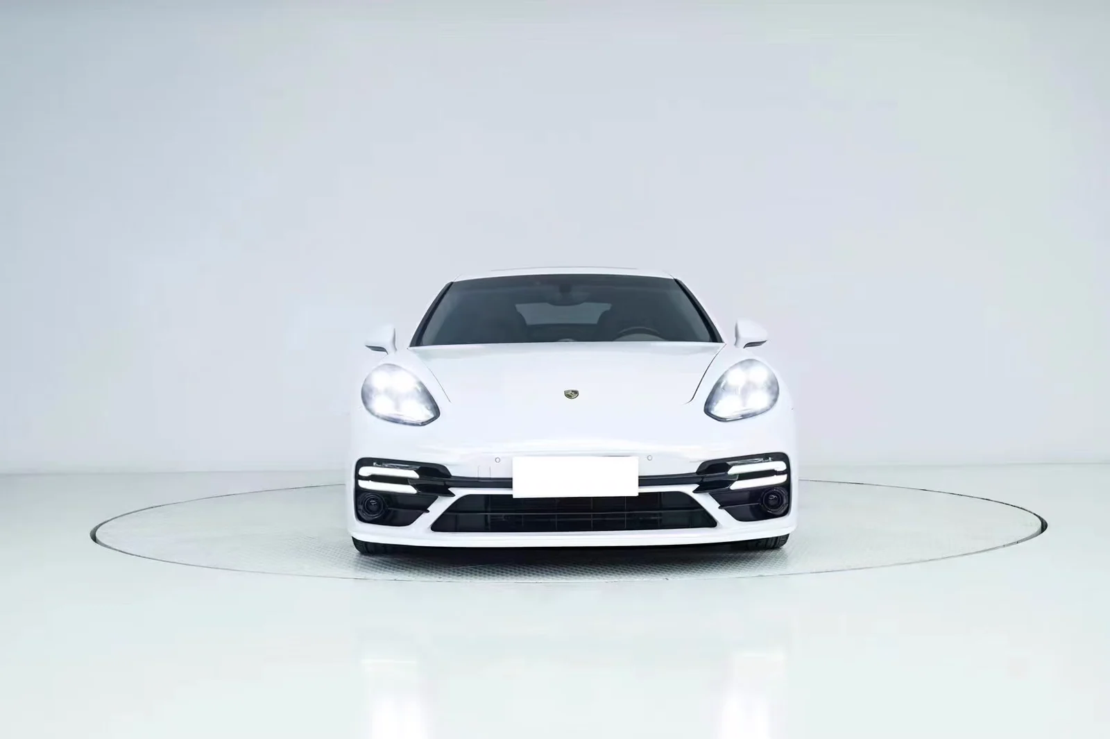 รูปชุดแต่ง ชุดแต่ง Porsche Panamera 970 ปี 09 16 เป็น 971.2 ภาพที่ 4
